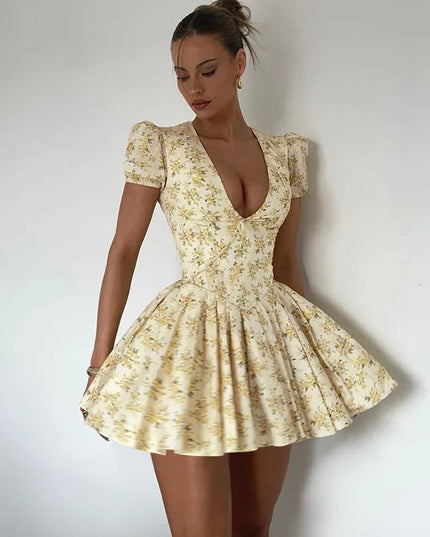 Zeigen Sie Ihren Stil mit unserem eleganten V-Ausschnitt A-Linien-Kleid – perfekt für jeden Anlass!