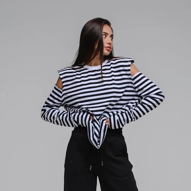 Werten Sie Ihre Sommergarderobe auf mit unserem gestreiften Off-Shoulder T-Shirt 2024 - Jetzt shoppen!