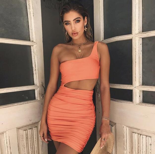Schlankes, einseitig schulterfreies kurzes Kleid, sexy, modisch, ausgeschnittenes Minikleid für Damen
