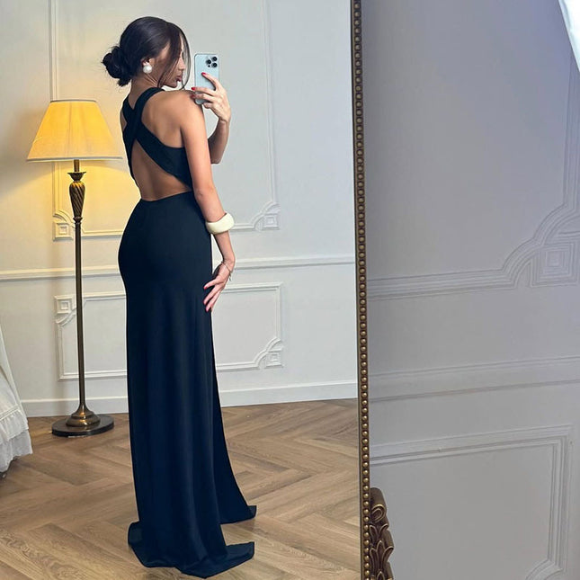 Einfarbiges, sexy, rückenfreies Neckholder-Kleid mit Cut-outs und Schlitz