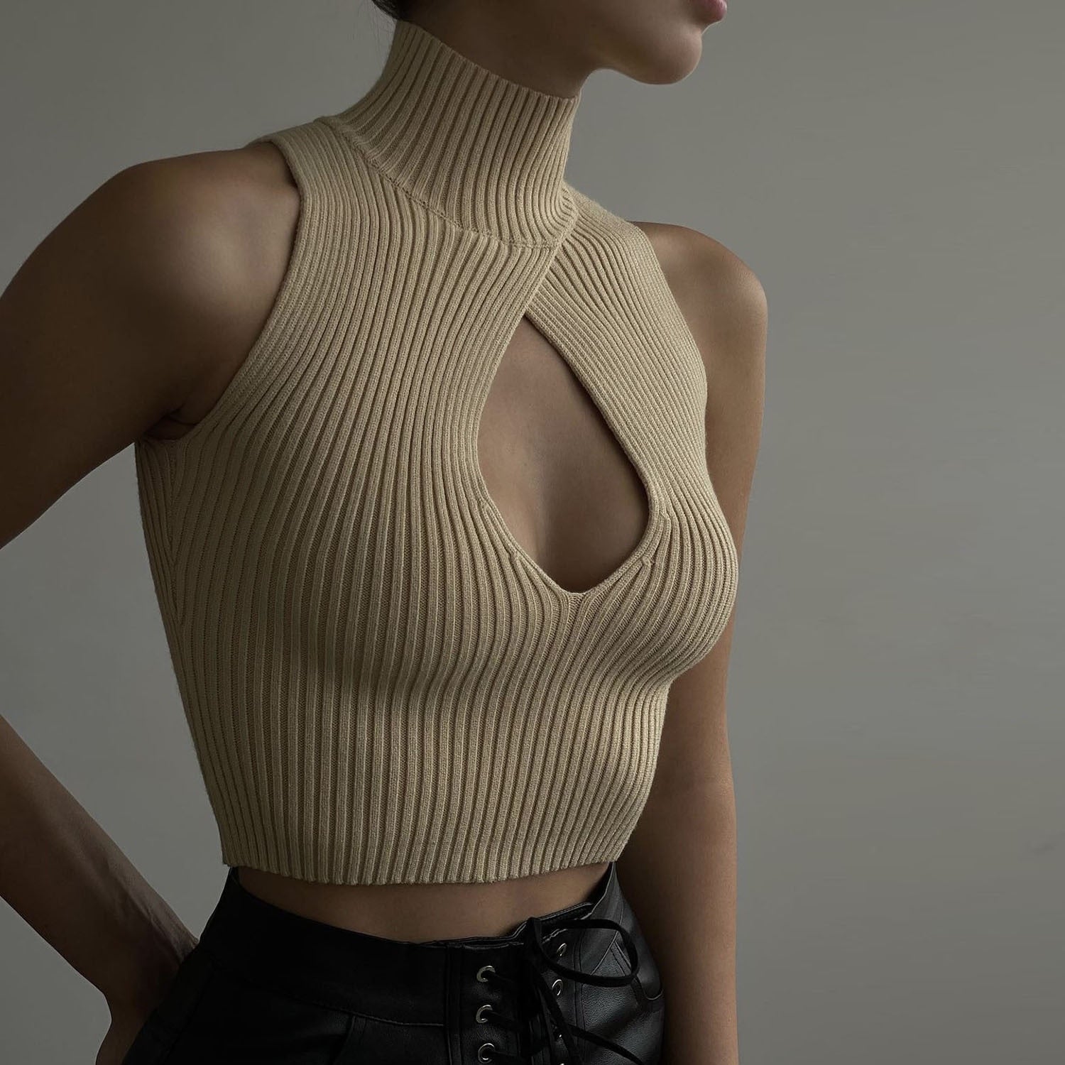 Elegant Sexy Cut Out Top for Women Fashion Sleeveless Knitted Short Tank Top Turtleneck Club Party Summer Clothes