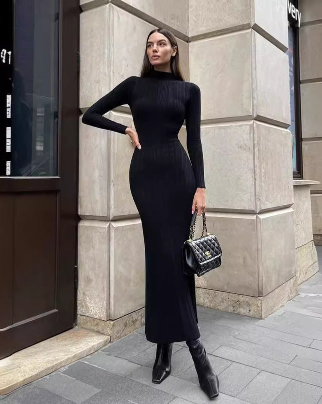 Elegantes gestricktes Rollkragen-Streifenkleid