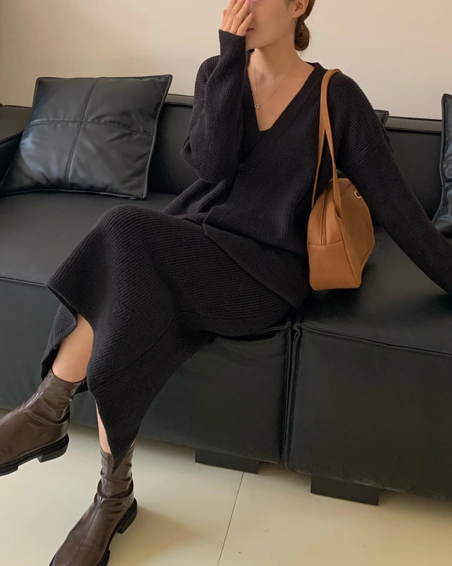 Elegant French Style: Women's Retro Dress with V-Neck Knit Top and Skirt Set for Spring and Autumn